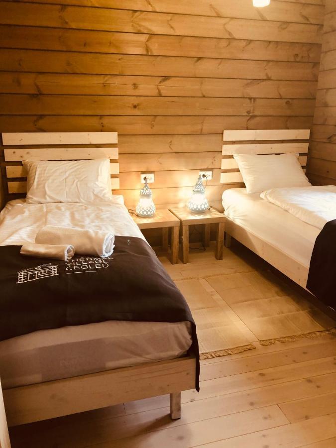 Club Thermal Village Cegléd Exteriör bild